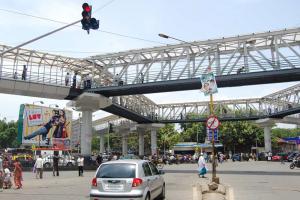 Bandra-West-Skywalk-(30)